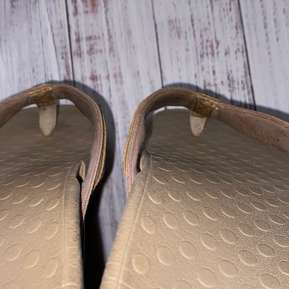 Vionic flip flops size 11 - Picture 4 of 6